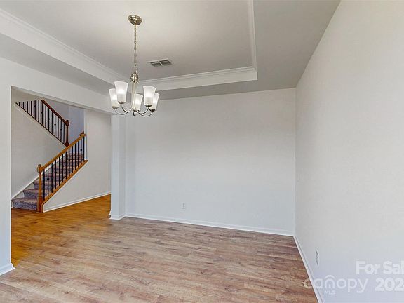3rd image of 224 Winford Dr