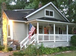 490 Willard Ave, Rochester Hills, MI 48307