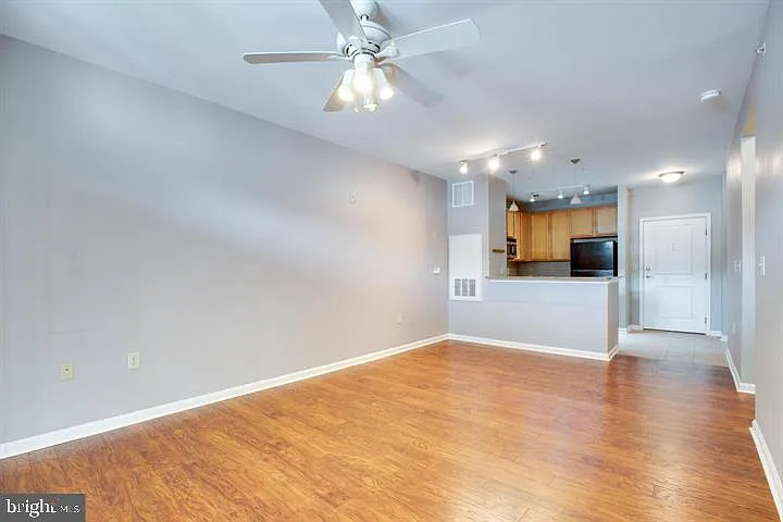2665 Prosperity Ave #403 — Photo 27