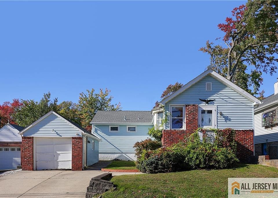 1st image of 814 Forrest Ave
