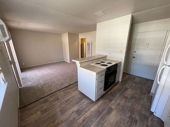 3rd image of 1818 H St #10