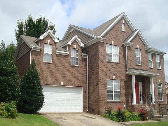 3rd image of 304 Goldenrod Ct