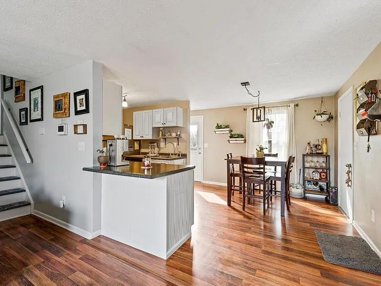 1353 Firethorne Dr — Photo 12