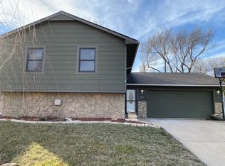 2037 N Burr Hill Rd, Derby, KS 67037
