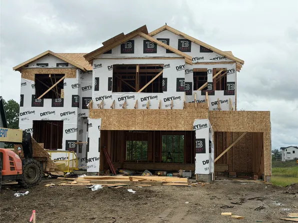 372 Napoli Ave, West Des Moines, IA 50266