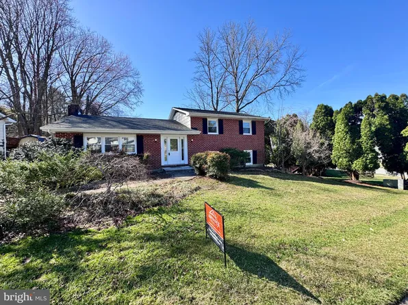 903 Farmstead Rd, Cockeysville, MD 21030