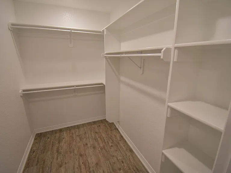 134 S Woodsprings Dr — Photo 8