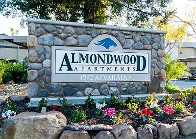 Almondwood Apartments Photo 1