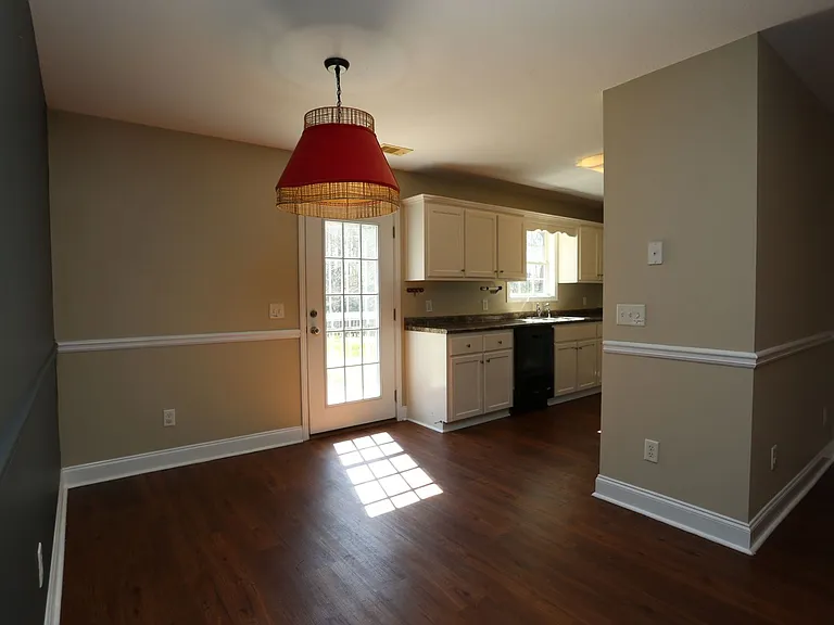 343 Longwood Dr — Photo 6