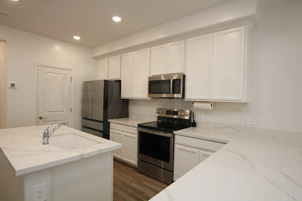 2 bed, 2.0 bath, 1193 sqft, $1,925 — Photo 2