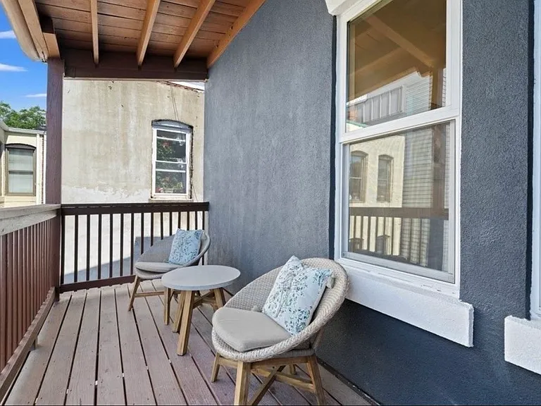 219 Marion St #3 — Photo 16