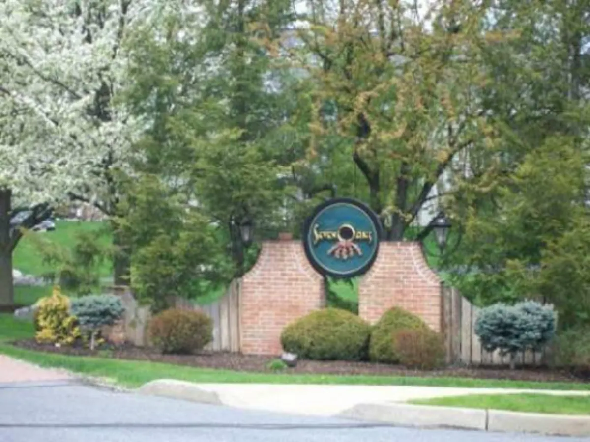 Building Photo - 806 Christopher Dr