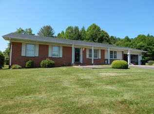 677 Cranberry Rd, Galax, VA 24333
