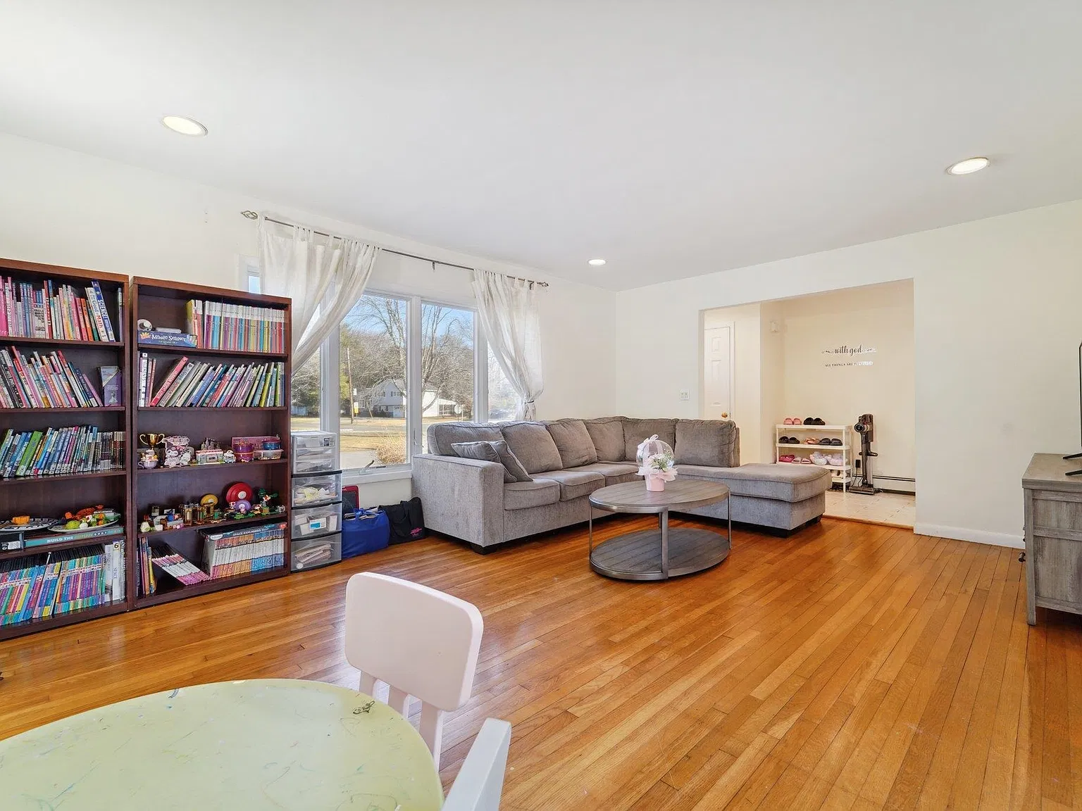 3 bed, 3.0 bath, 3044 sqft, $5,500 — Photo 3