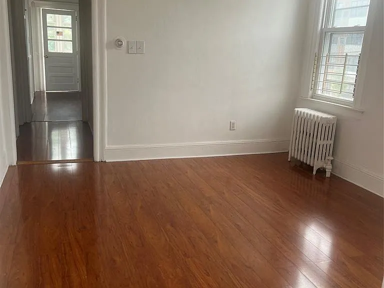 673 Clifton Ave — Photo 5