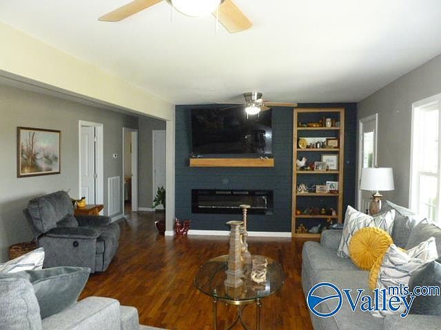 Listing photo 5