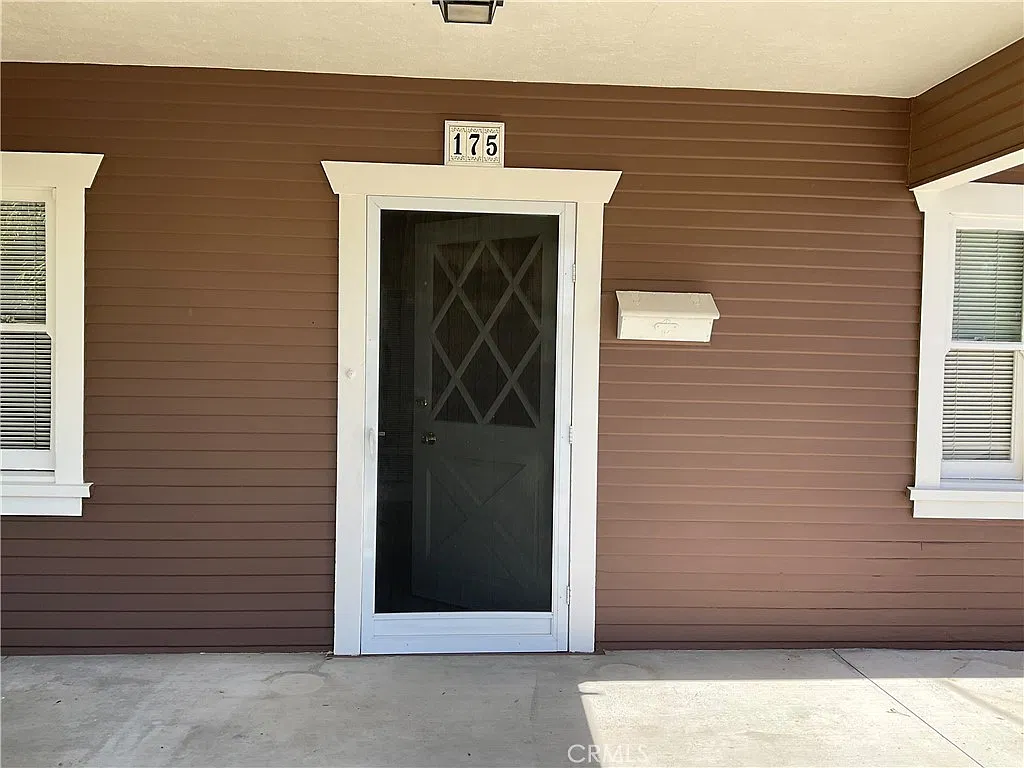2 bed, 1000 sqft, $3,400 — Photo 3
