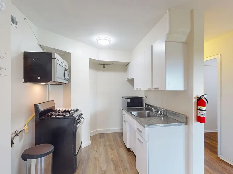 1801 Clydesdale Pl NW #412 — Photo 7