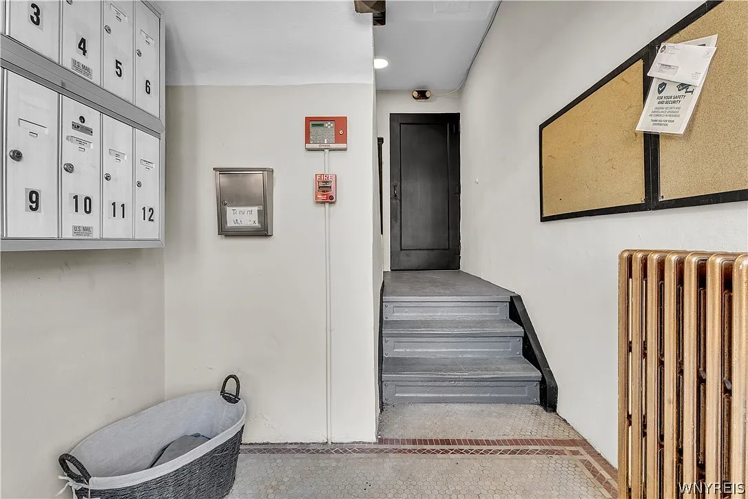 1225 Hertel Ave — Photo 4