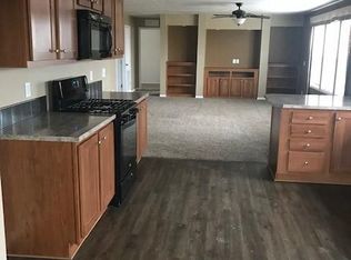 25888 Hanover Dr, Brownstown, MI 48134