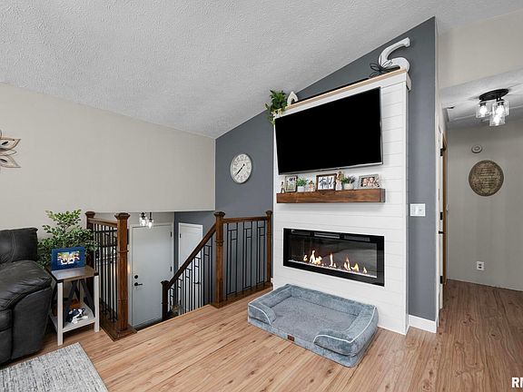 5th image of 4327 Cedar St