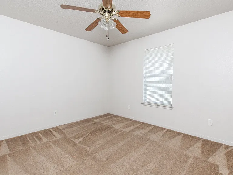 5009 John David Dr #A — Photo 12