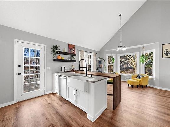 2nd image of 5105 Bayberry Ct
