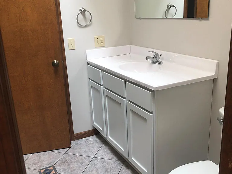 1322 E Chippewa St — Photo 9