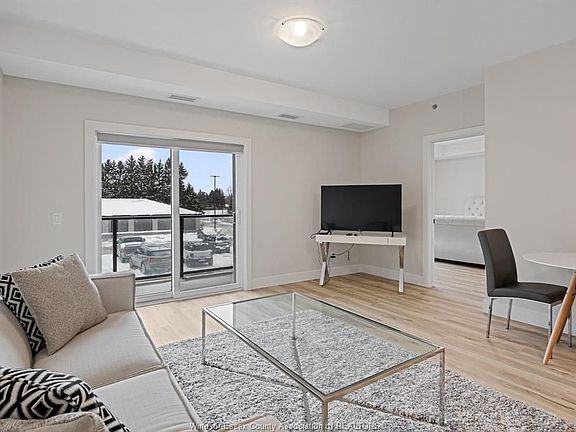 5th image of 224 Main St E #401