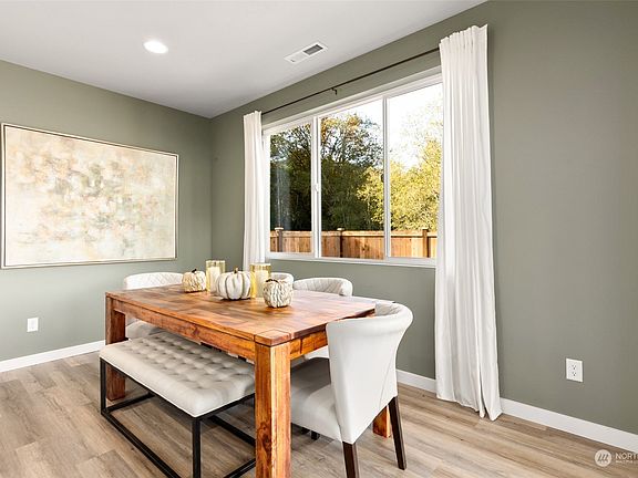 5th image of 9480 Fairhaven Circle NE