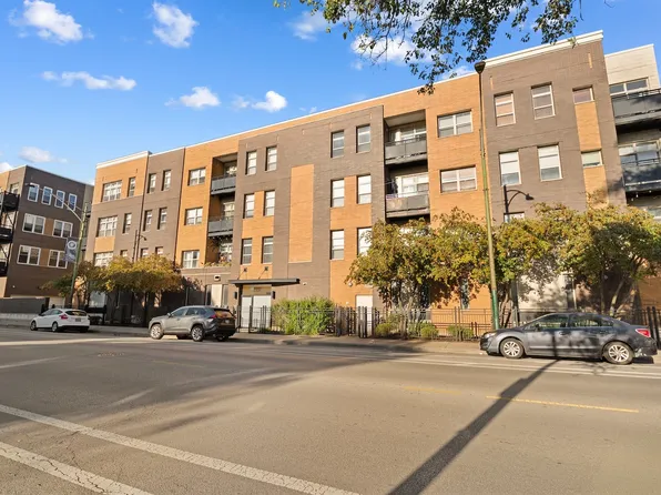 2951 N Clybourn Ave Unit 204, Chicago, IL 60618