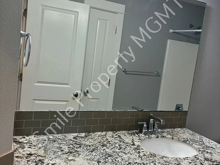 19416 SE River Rd — Photo 12