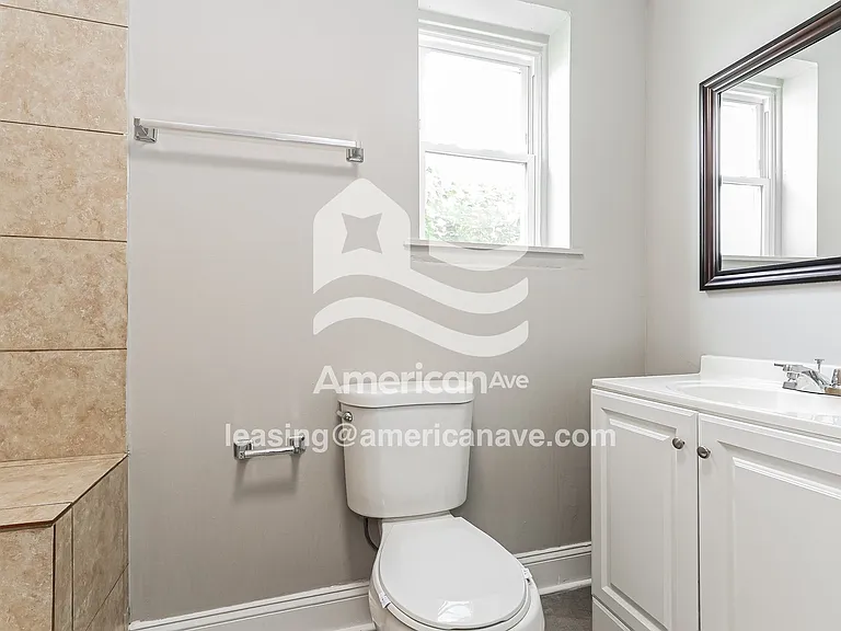 1322976_014_bathroom_14.jpg