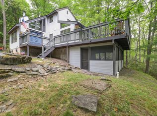 155 Covered Bridge Dr, Hawley, PA