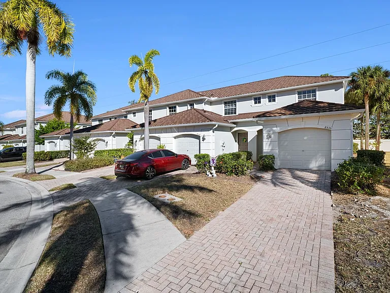 8535 Athena Ct — Photo 1