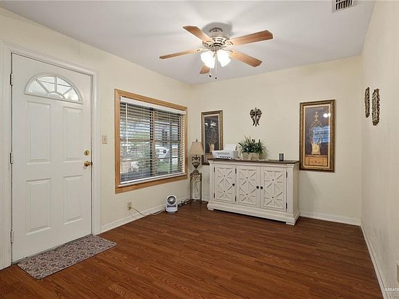 5th image of 217 E Lovett St