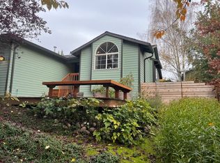 380 NW 1st St, Dundee, OR 97115