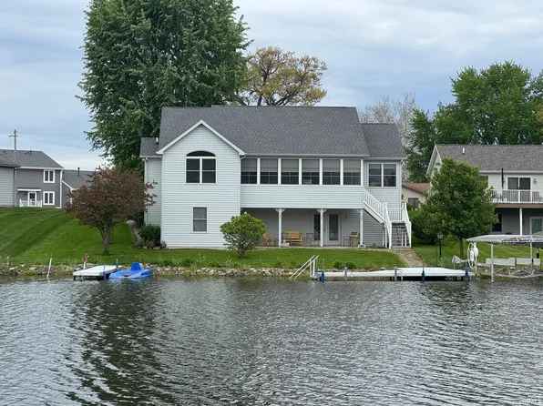 1728 Colonial Dr, Rochester, IN 46975