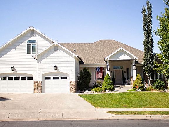 Quiet Culdesac Lot .38 Acres