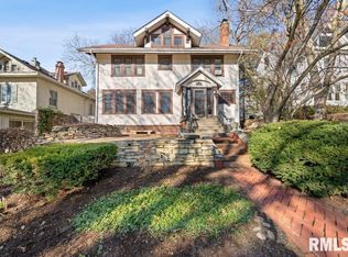 2432 Fulton Ave, Davenport, IA 52803