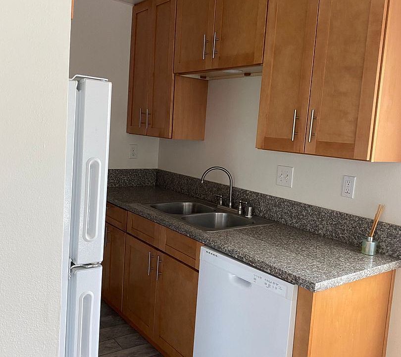 1st image of 1019 Agate St #E