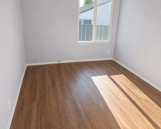5th image of 18645 Hatteras St Unit 263
