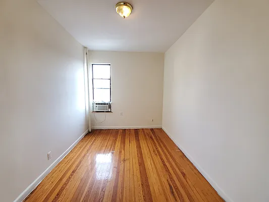 Rented by Astoria Realty | media 17