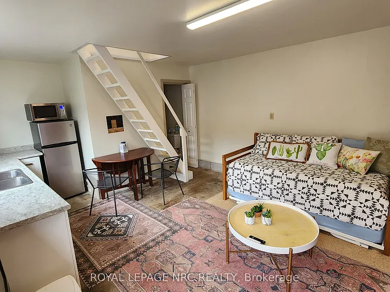 215 Devon Pl — Photo 14