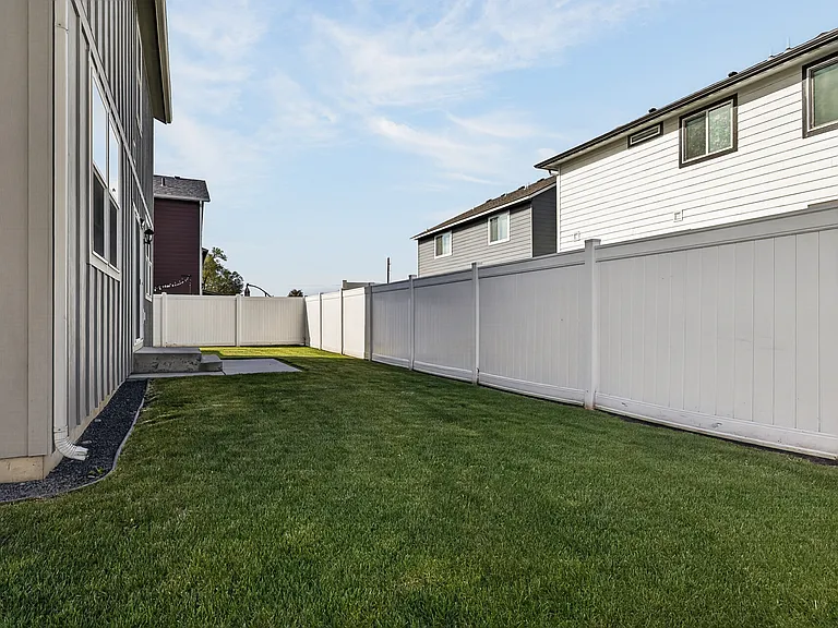 1007 N Viewmont Rd — Photo 2