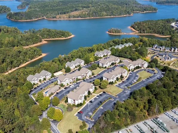 1301 Harts Ridge Dr, Seneca, SC 29678