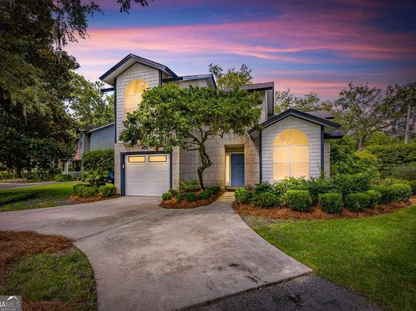 203 Grand Oaks Cir, Saint Simons Island, GA 31522