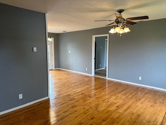 4th image of 5750 Hamill Rd