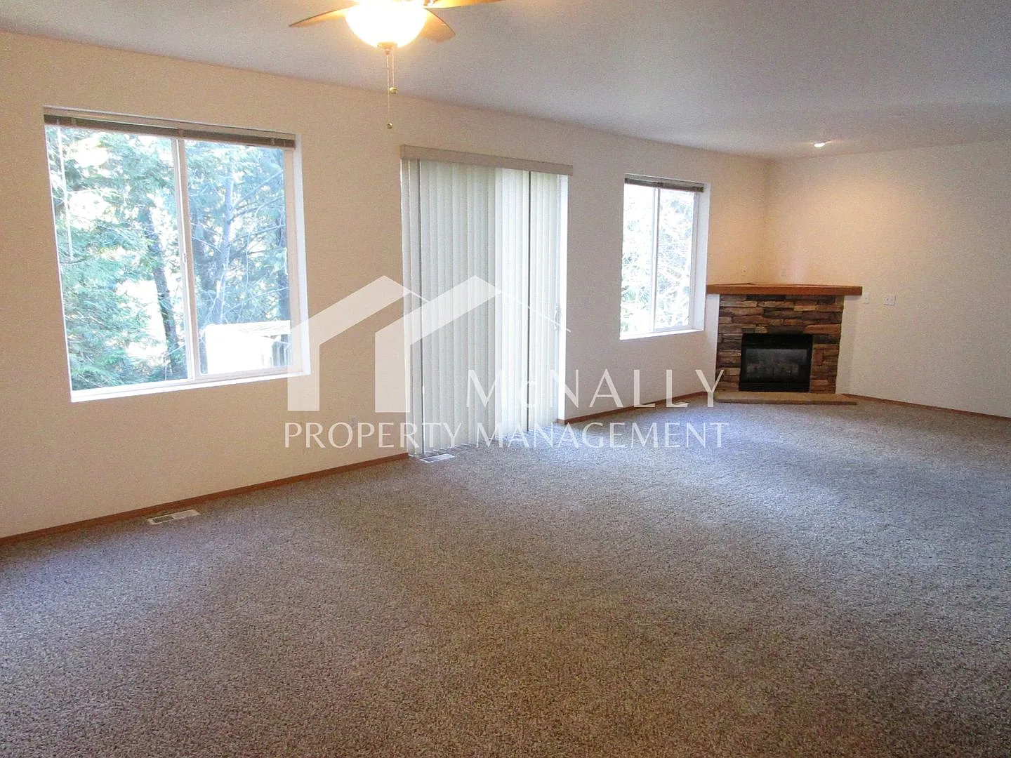 Well Maintained 3 Bedroom Home with Open Floor Plan — Photo 4