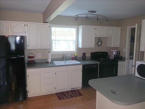 4th image of 4127 Hill Dr